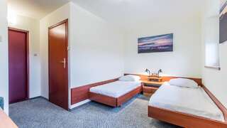 Отели типа «постель и завтрак» Pensjonat Na Górce Полянчик Двухместный номер с 2 отдельными кроватями и видом на озеро-4